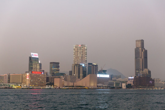 东方明珠,香港的繁荣与变革交响曲