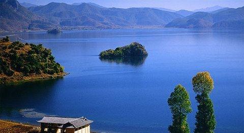 白山，探索与评论的交汇点